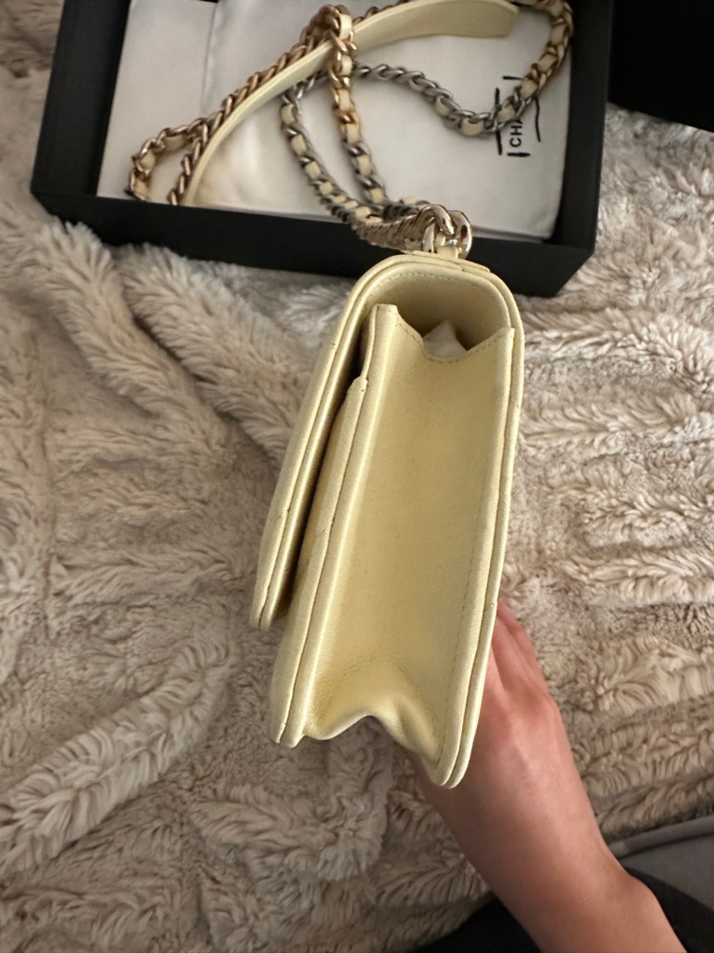 CHANEL19 Quilted Lambskin Chain Wallet in Pale Yellow - Picture 5 of 6